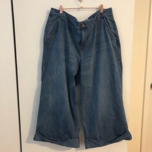 Cropped Cuffed Wide Leg Capris